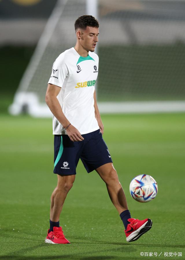 爱游戏-海外球队获胜，实力过硬成功晋级